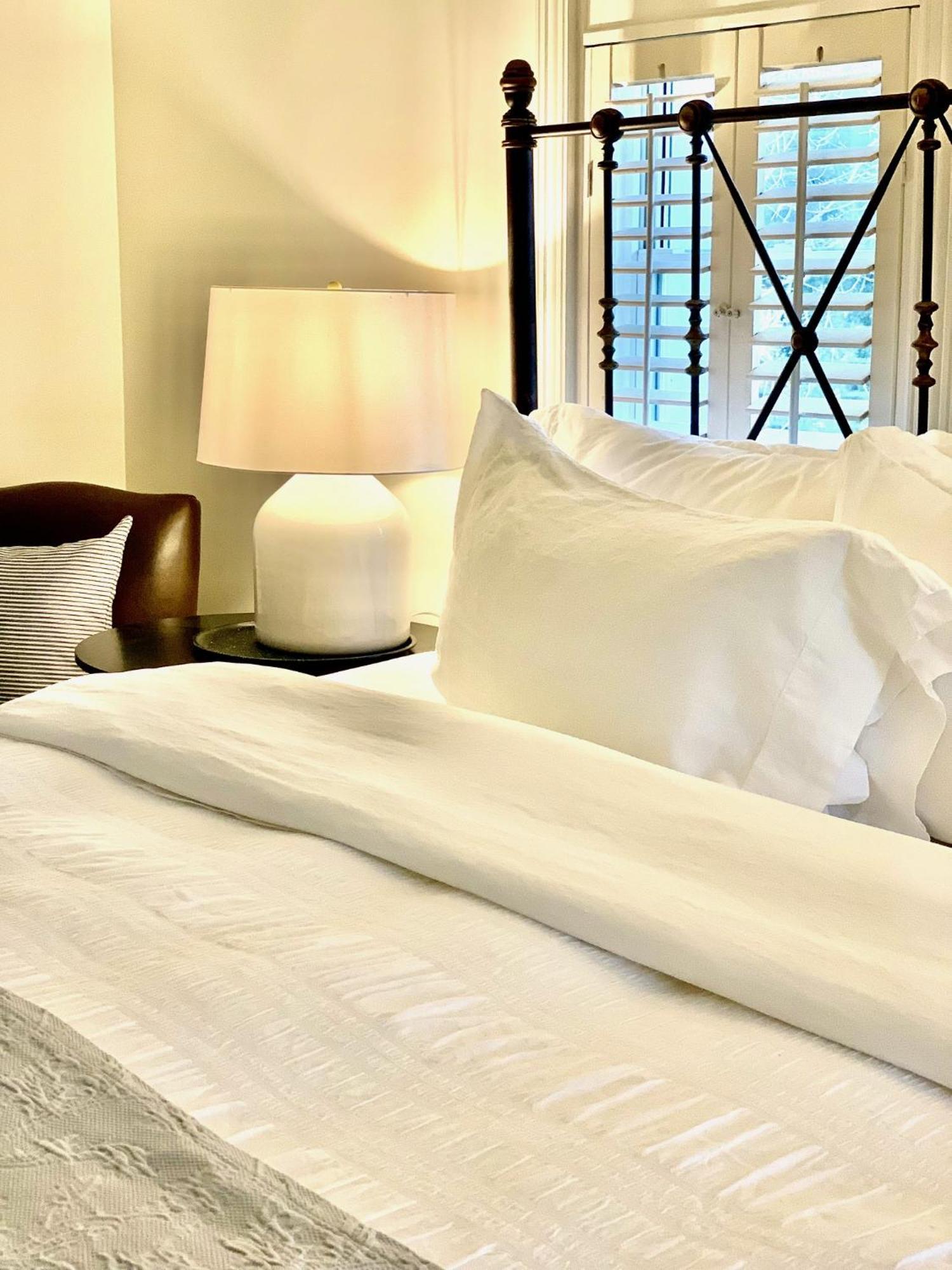 Plantation House Bed & Breakfast Port Hope Esterno foto